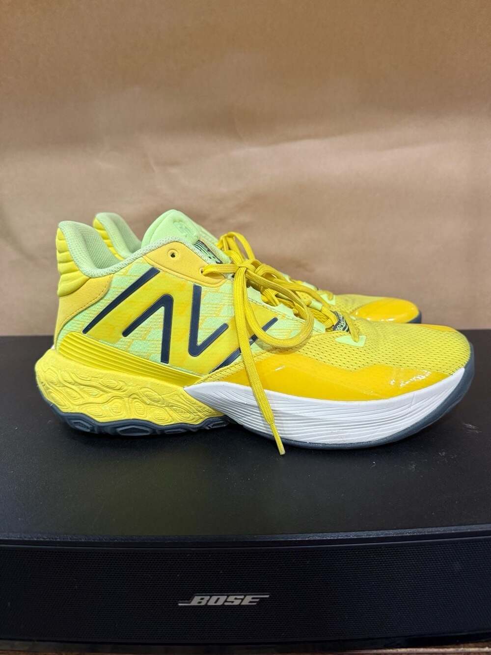 New Balance Two WXY v4 Size 11 Lemon Zest Basketball Shoes